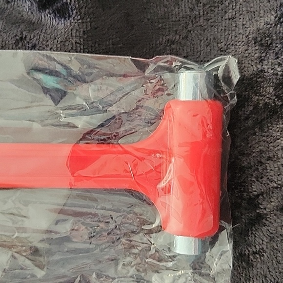 🆕️ Car safety hammer, 2in1 Escape Tool with Window Breaker and Seat belt cutter - Picture 3 of 5